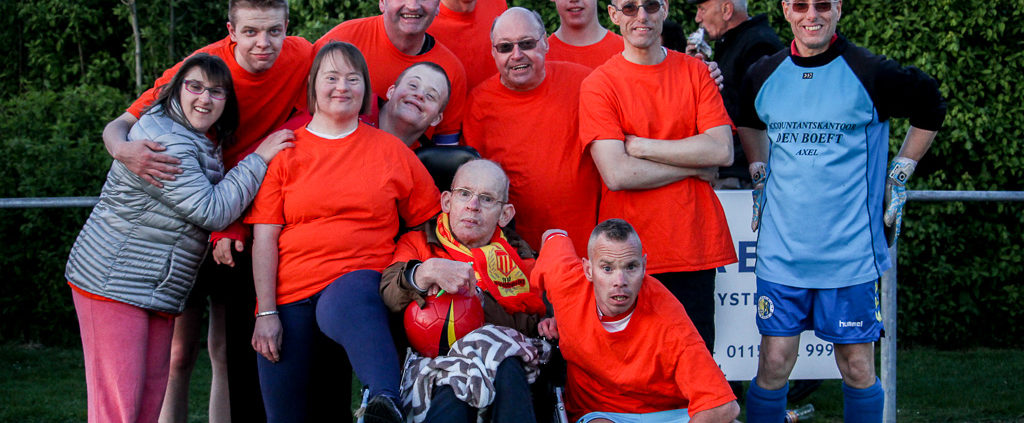 Voetbalteam Stichting De Okkernoot Koningsdag 2018 Schoondijke